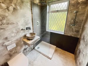 Bathroom- click for photo gallery